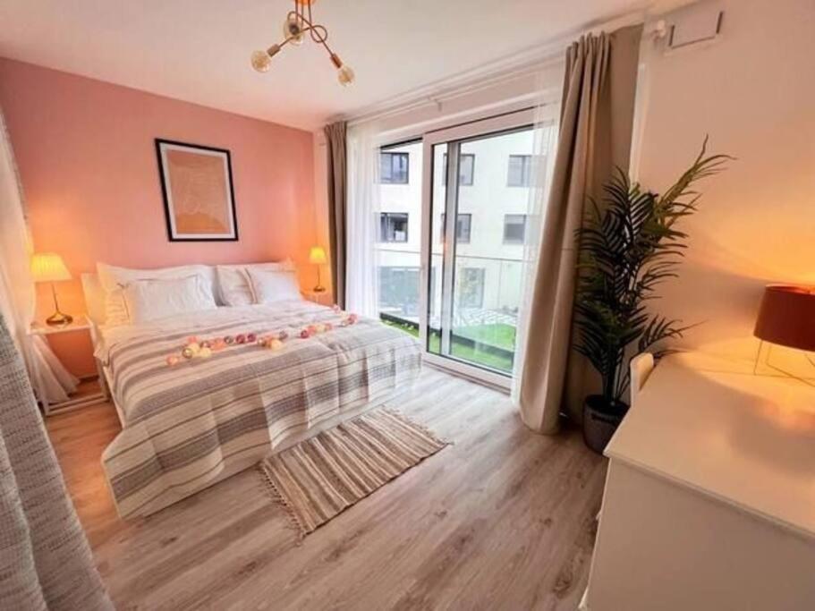 B104 - Liberty Bridge Lovely Home With Free Parking Budapest Eksteriør billede