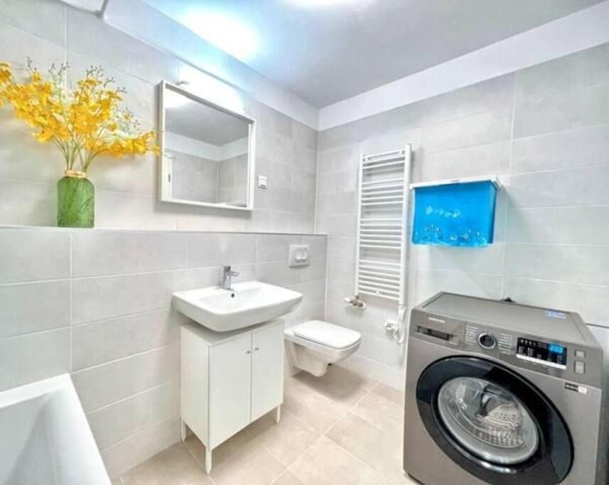 B104 - Liberty Bridge Lovely Home With Free Parking Budapest Eksteriør billede