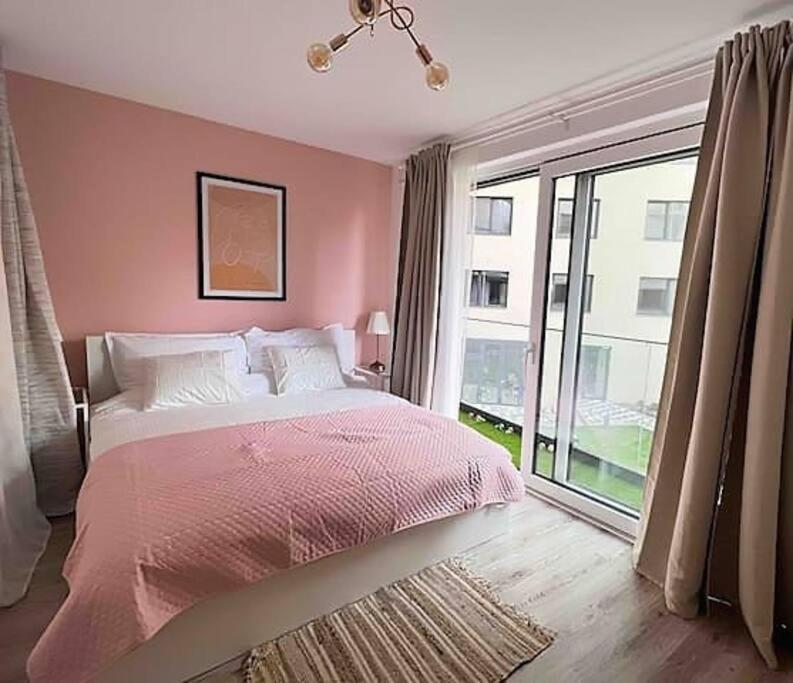 B104 - Liberty Bridge Lovely Home With Free Parking Budapest Eksteriør billede